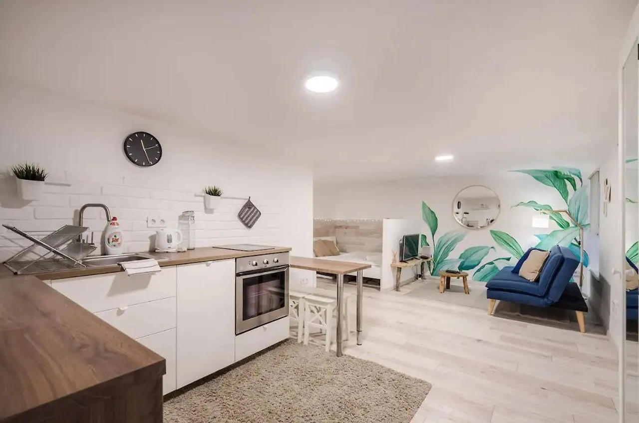 Cosy Cottage - Cheerful Apartment In The Center Budapest 0*,  Hungría